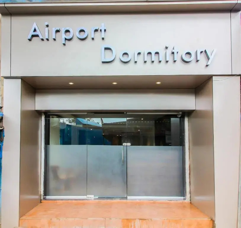 Hygeinic Airport Dormitory Near by BOM