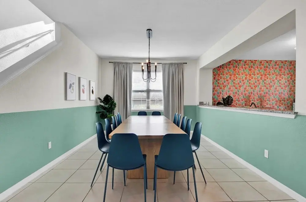 Sleeps 20! 9bdr, Star Wars-themed Game Room, Pool, Hot Tub Nassau by Avantstay