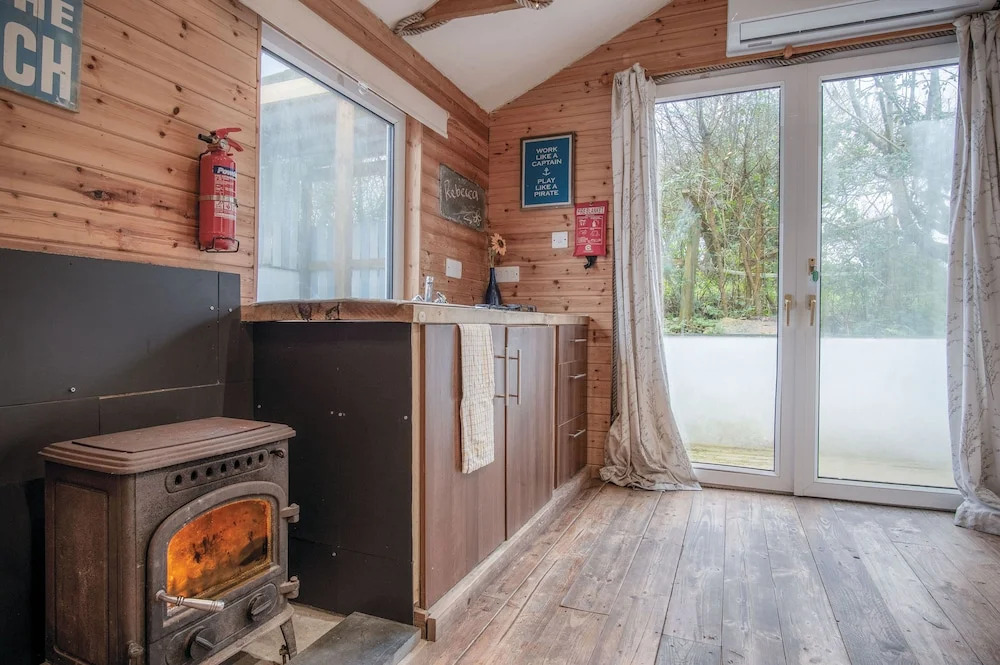 The Lodge - 1 Bedroom - Freshwest Beach Retreat