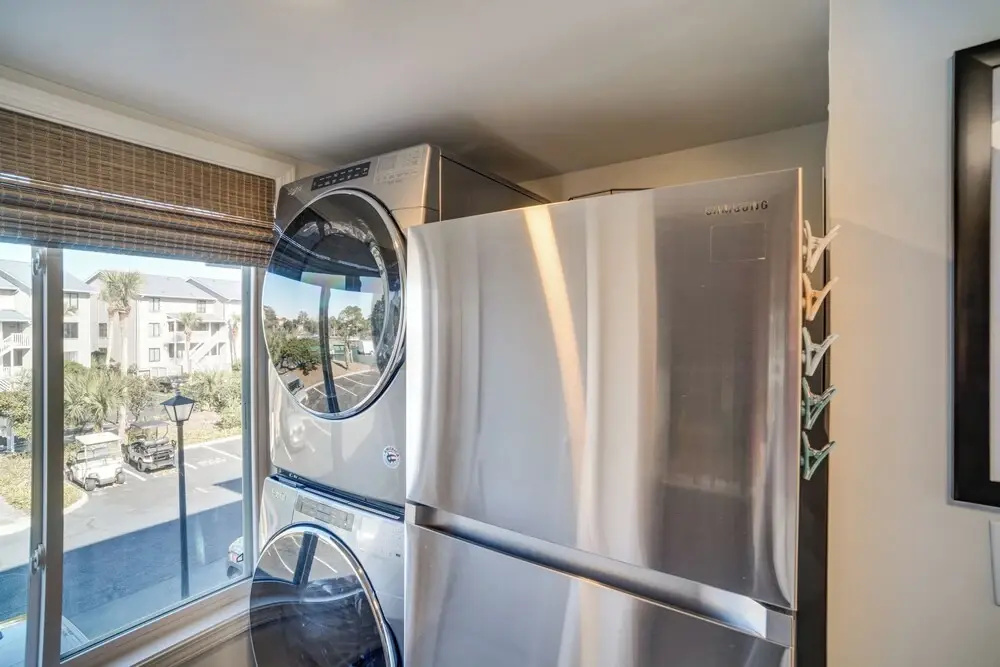 St Helena Island Vacation Rental: Walk to Beach!