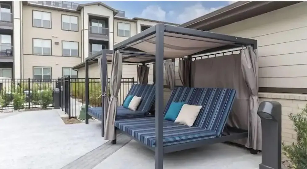 Landing Chic 1BD Pool Gym