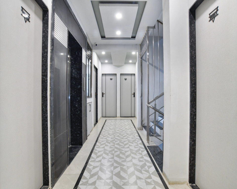 Fabhotel Grand Blue