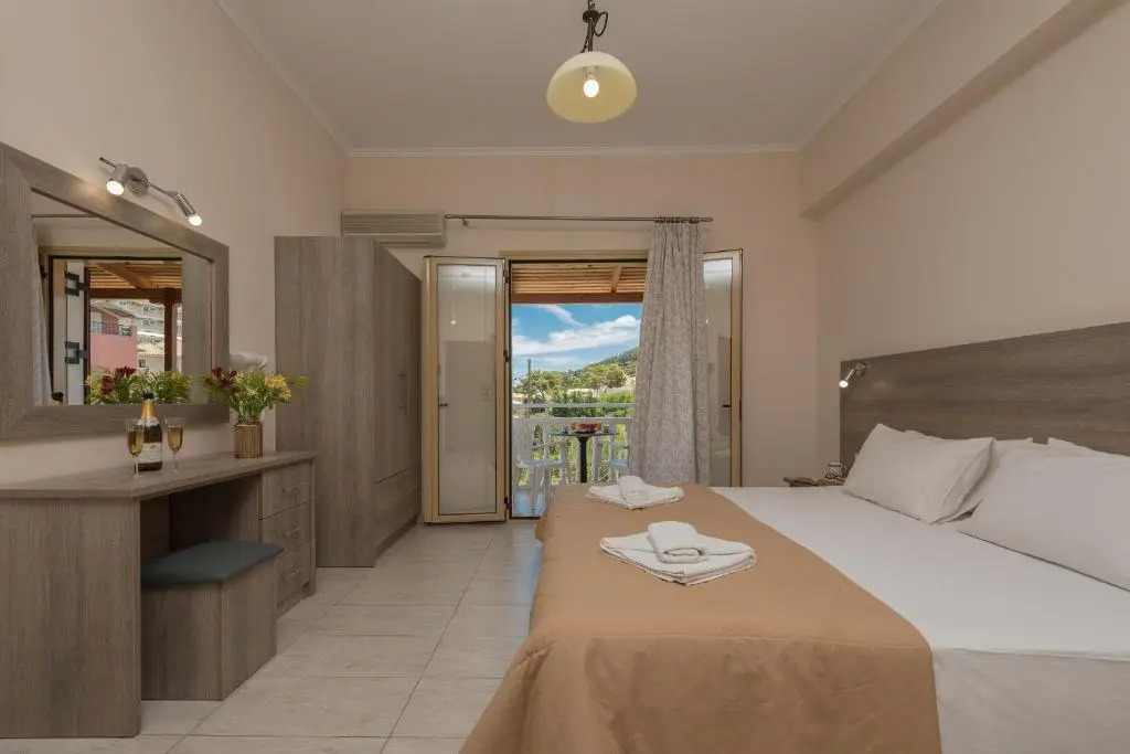 Costas Studios - 450m from Argassi center, by ZanteWize