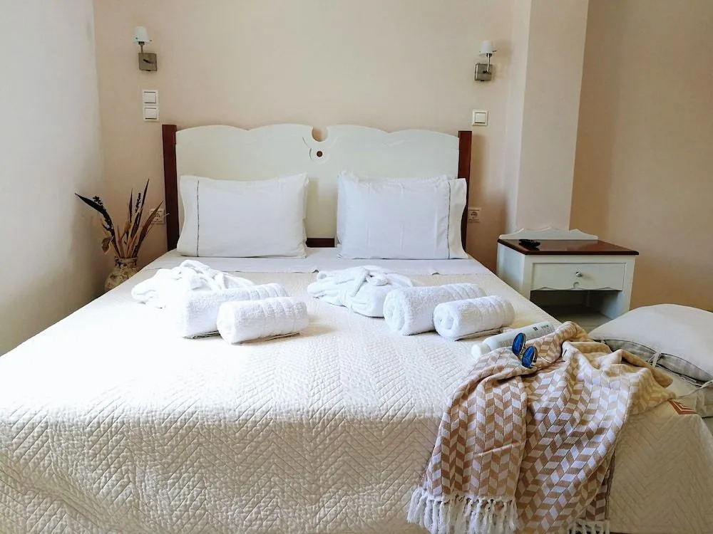 Eight Dimensions Capari Suites Elafonisos