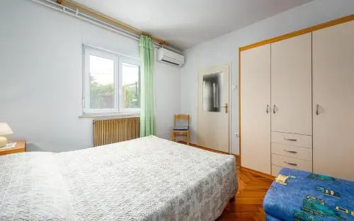 ALEKS 3 house with apartments