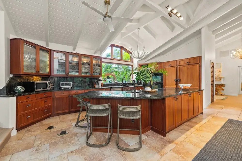 Palione Papalani by Avantstay New $1.5m Remodel Steps From Kailua Beach w/ Private Pool & Hot Tub