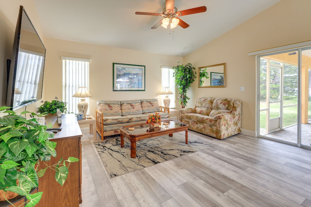 Port St Lucie Home ~ 15 Mi to Jensen Beach Park!