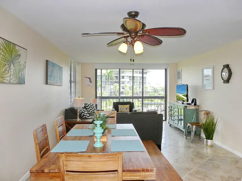 Condo With Pool, View of Clam Bay and Walk to Beach