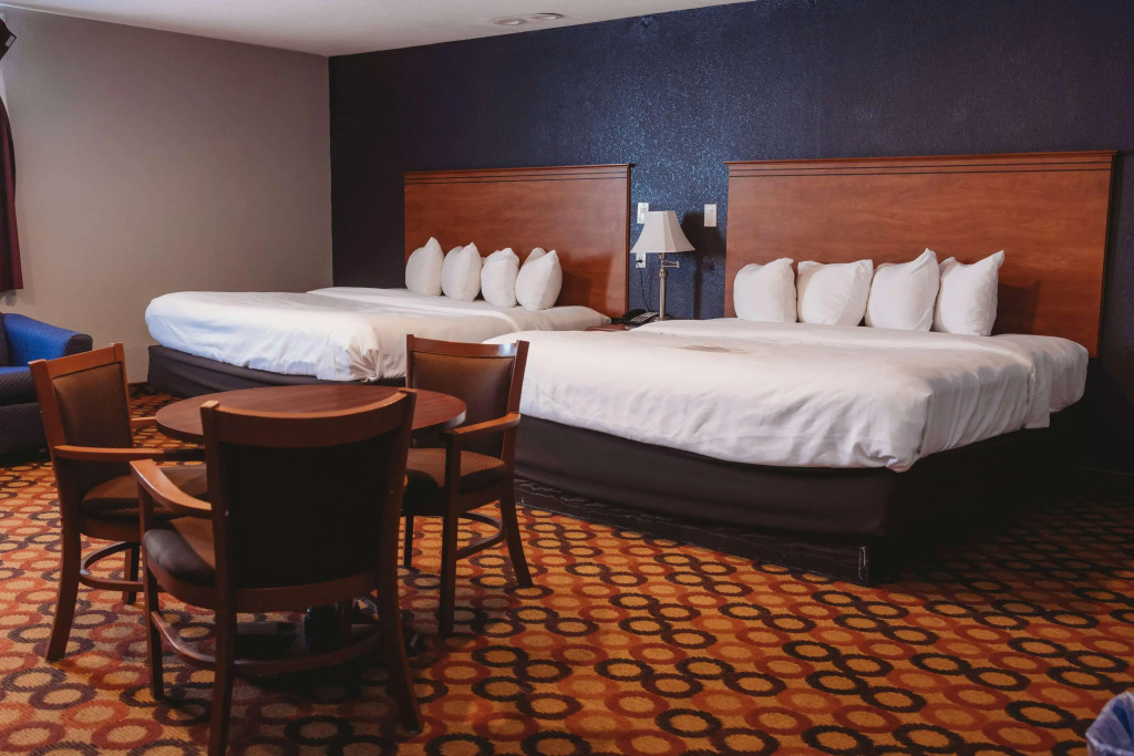 Clarion Inn