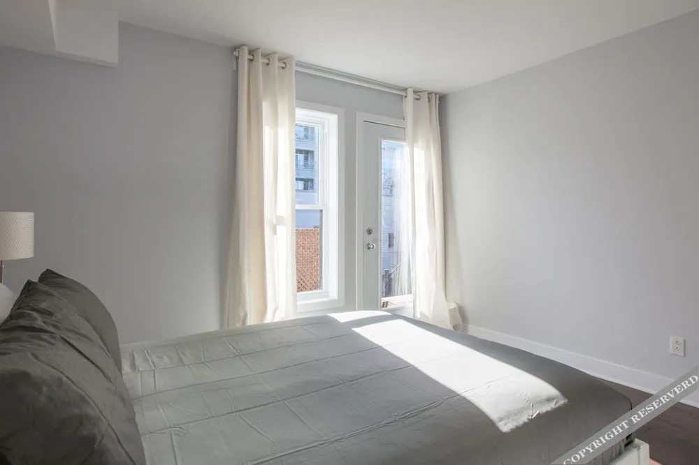 3 bedrooms 2 bathrooms Mont-Royal Apartment by Lux Montreal Vacations Rentals