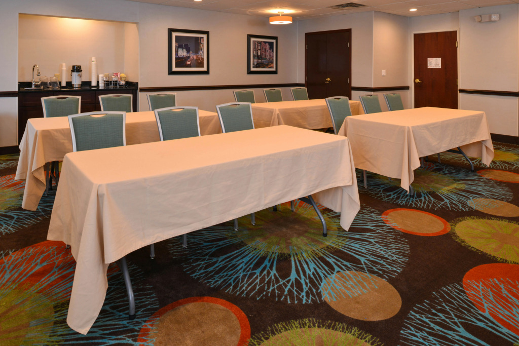 Holiday Inn Express & Suites North Lima by IHG