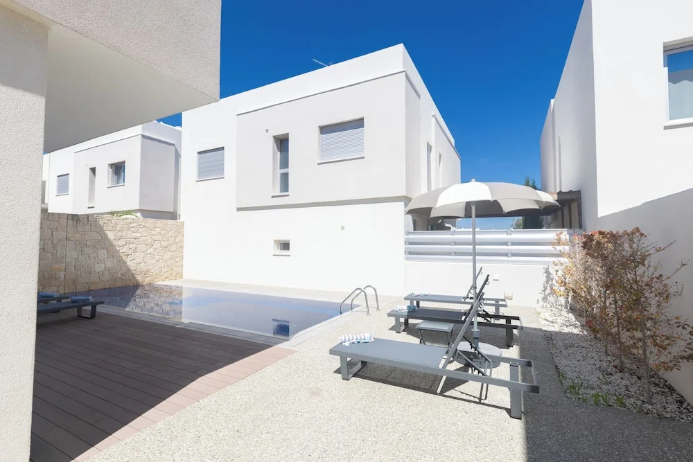 4 Bed Villa With Private Pool - Brand new