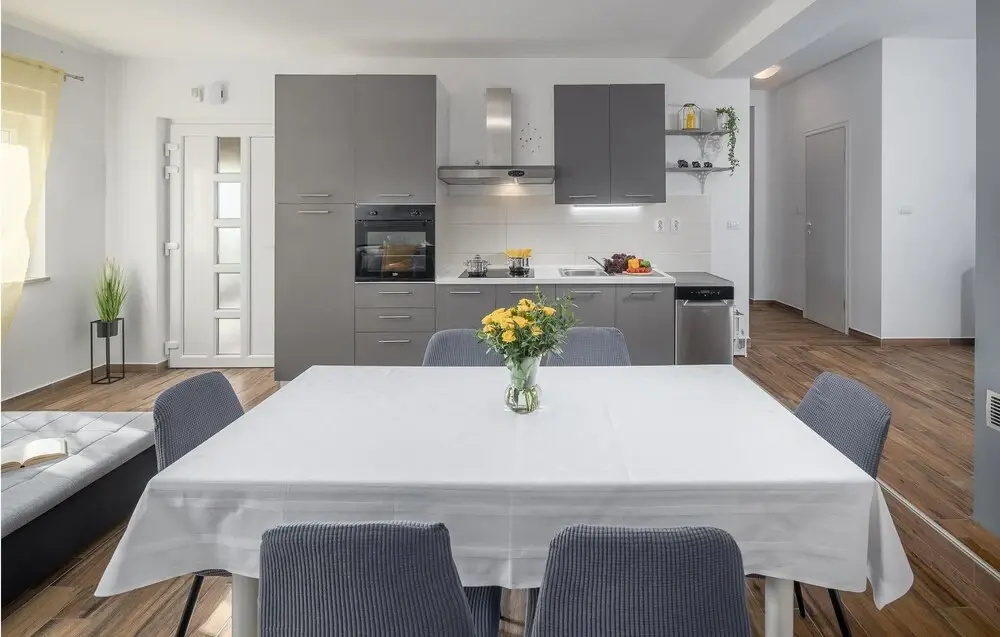 Amazing Home in Vodnjan With Wifi, 3 Bedrooms and Outdoor Swimming Pool
