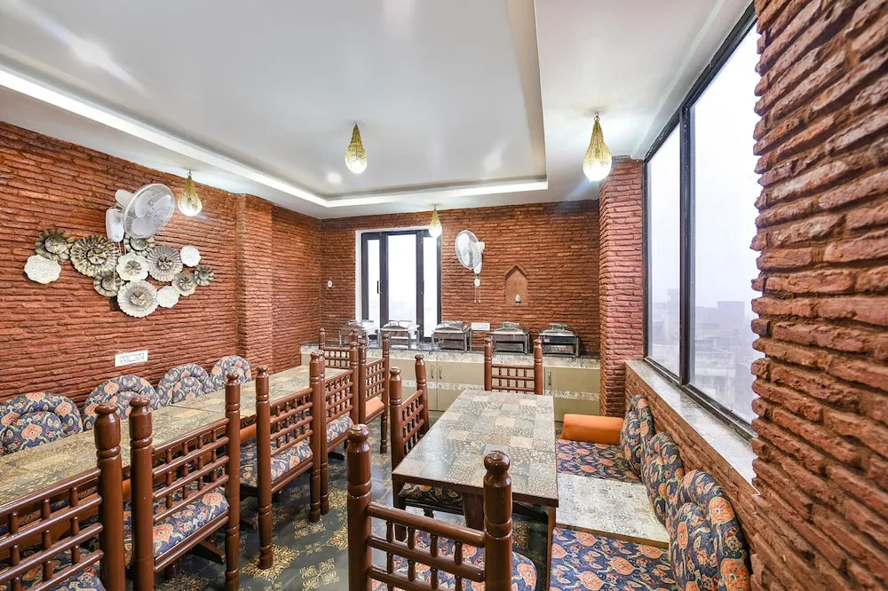 Fabhotel Nirvana Grand By Io