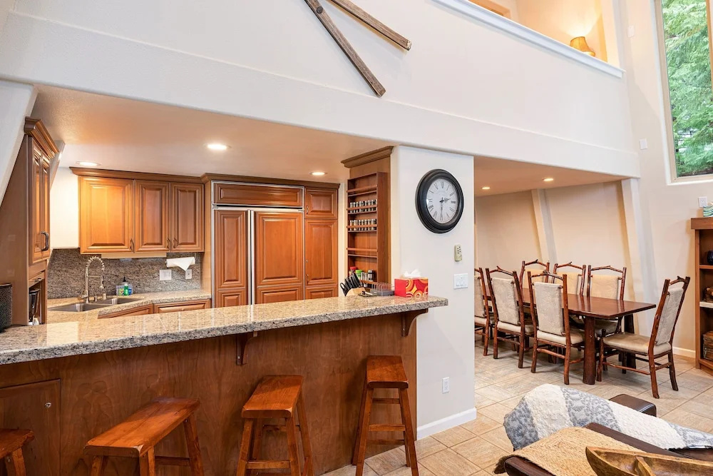 New Listing! Amazing Lake Getaway, Near Slopes 5 Bedroom Home