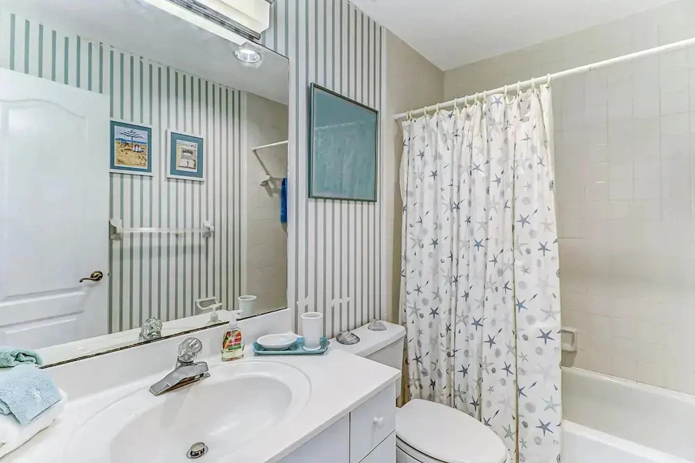 Oceanfront, Gated Community Townhome With Private W/d, Beach & Pool Access