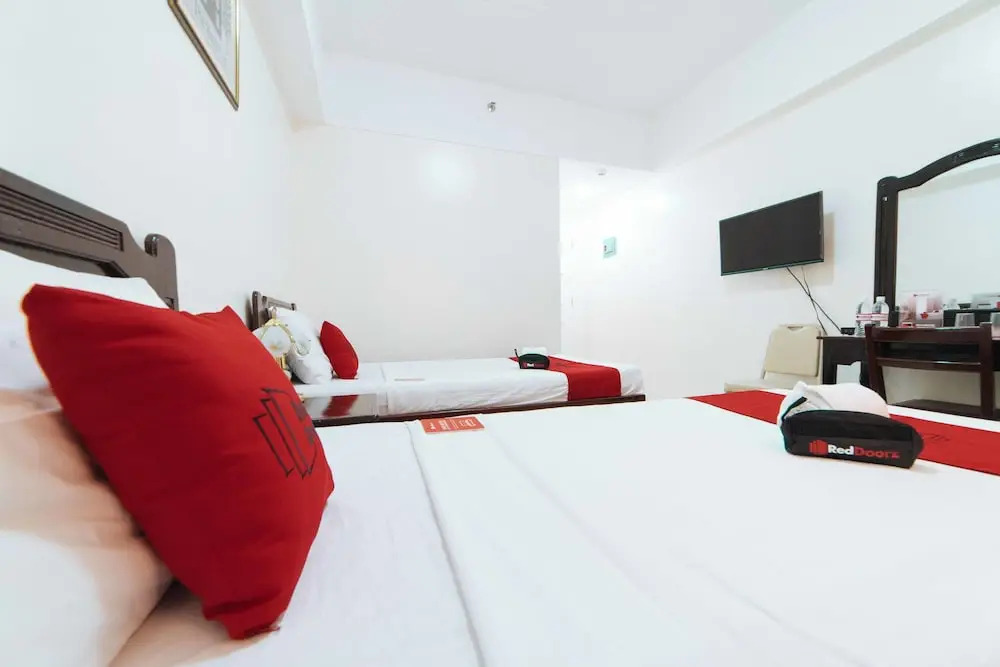 RedDoorz Plus @ Poblacion District Davao