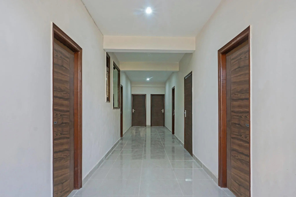 OYO 37169 Hotel Quadis