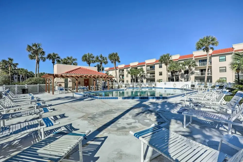 Walk to Beach & Bites! St Augustine Resort Condo