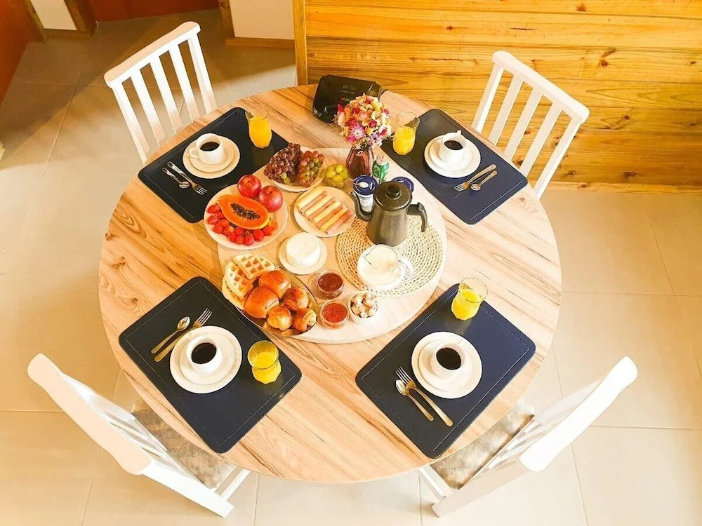 Casa Completa | 2 Suítes + Jardim com Fogo de Chão
