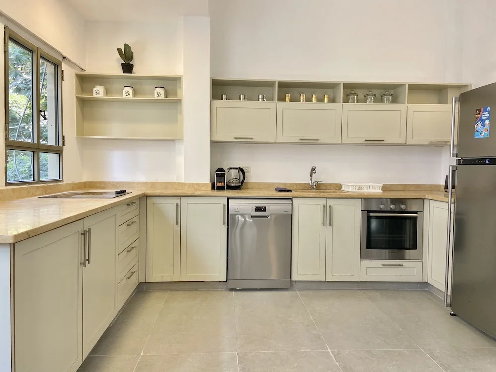 Ness Tsiyona 9 - By Beach Apartments TLV