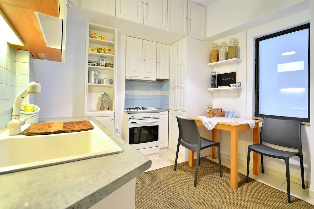 Plaka Elegant Apartment