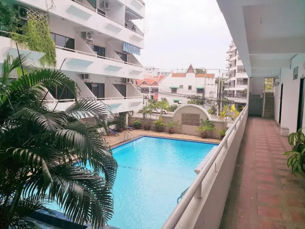 Room in Apartment - Jomtien Hill Resort Pratamnak 105