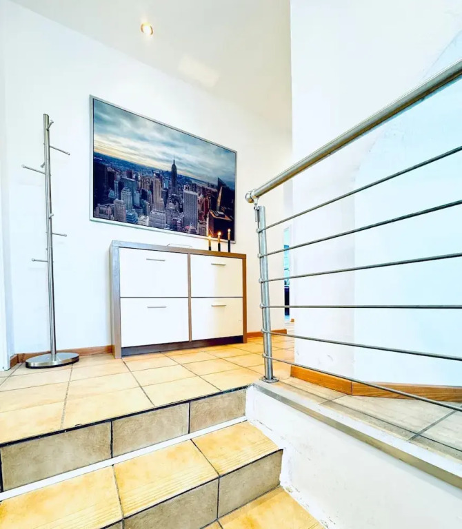 7 private Rooms in a spacious Villa