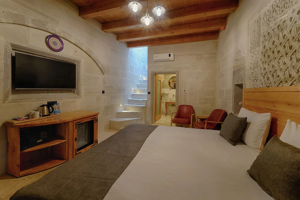 Concept Cave House