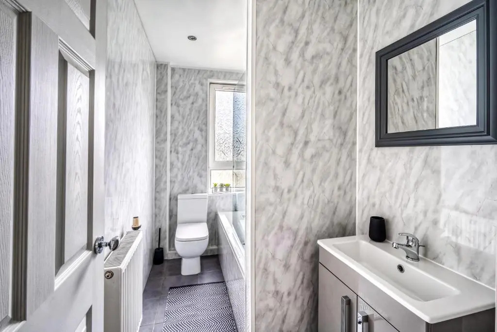 Leven Apartment West Bridgend Dumbarton near Loch Lomond