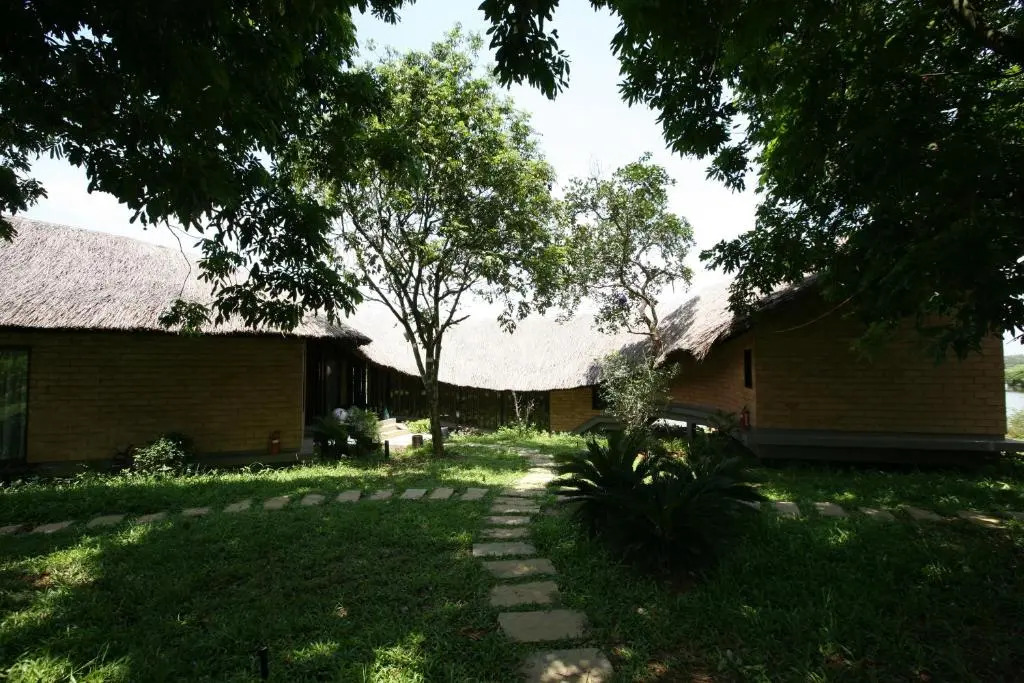Tomodachi Retreat - Làng Mít