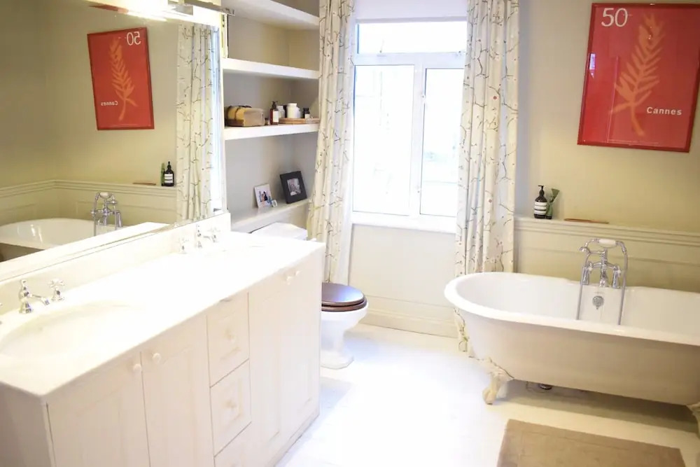 Shepherd's Bush 2 Bedroom Home