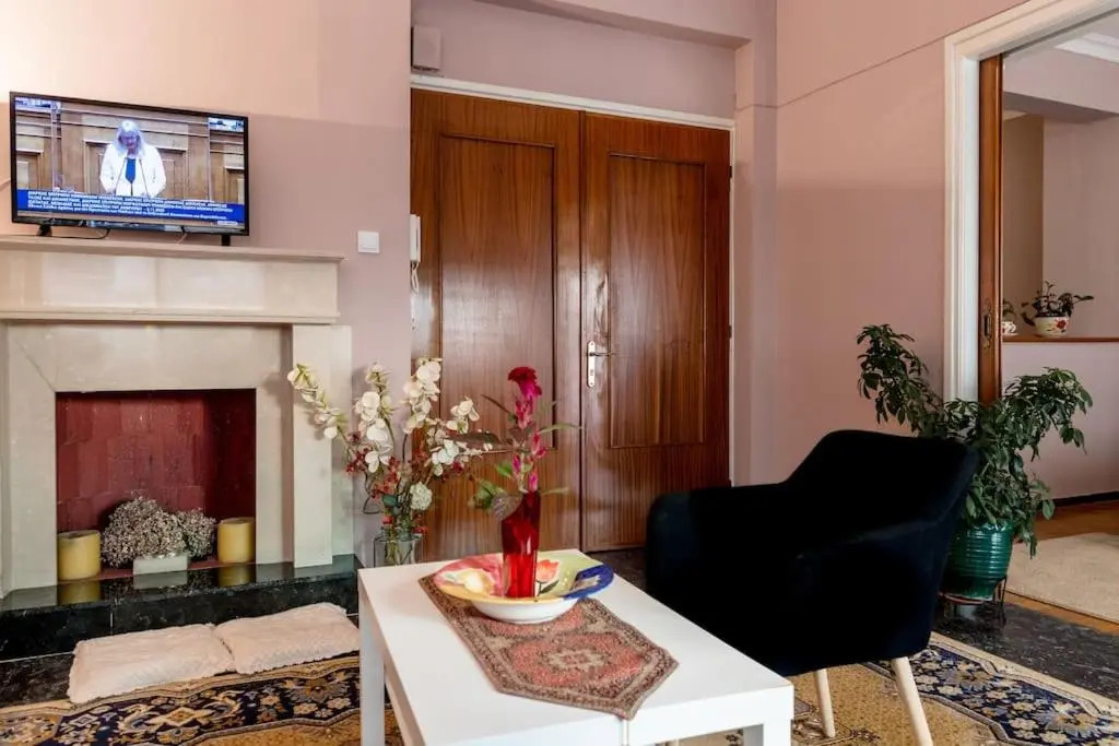 Cosy Downtown Apartment