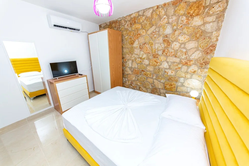 Santa Oliva Suites