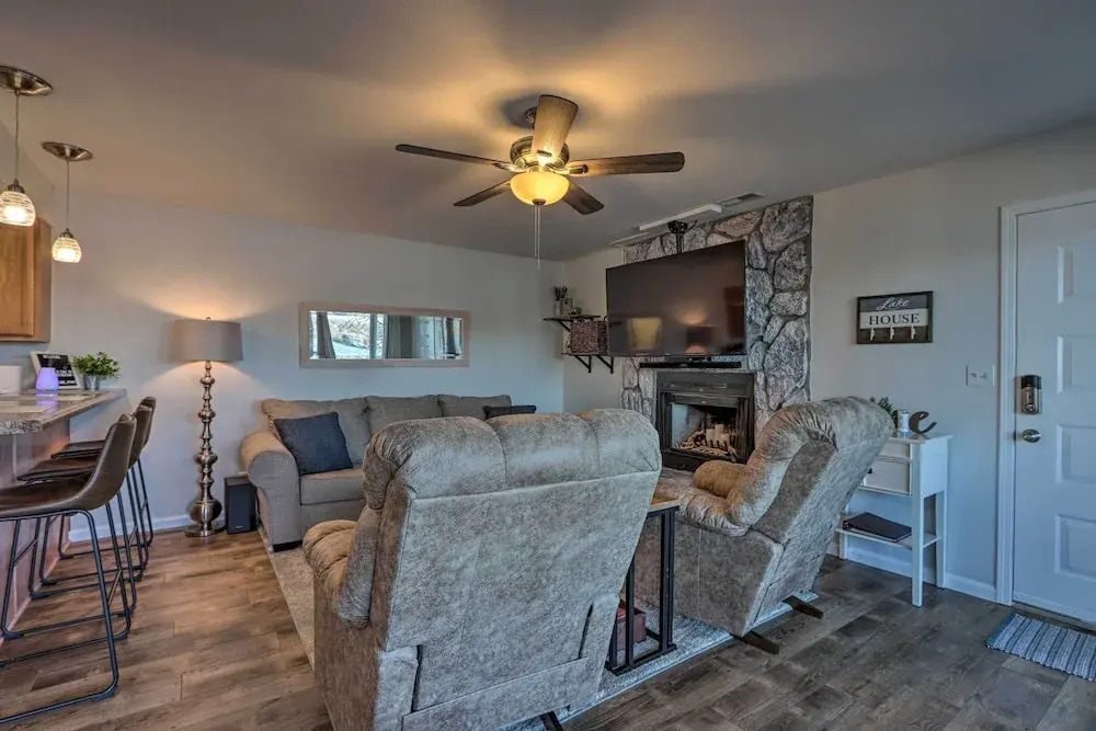 Scenic, Convenient Lake of the Ozarks Resort Condo