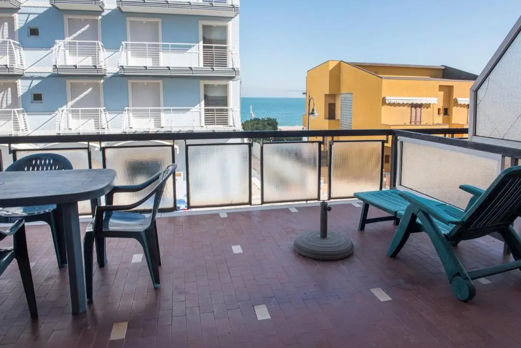 M29 - Marcelli, nuovo bilocale fronte mare con terrazzo