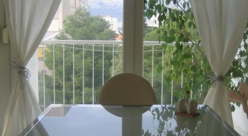 Apartment Near City Center