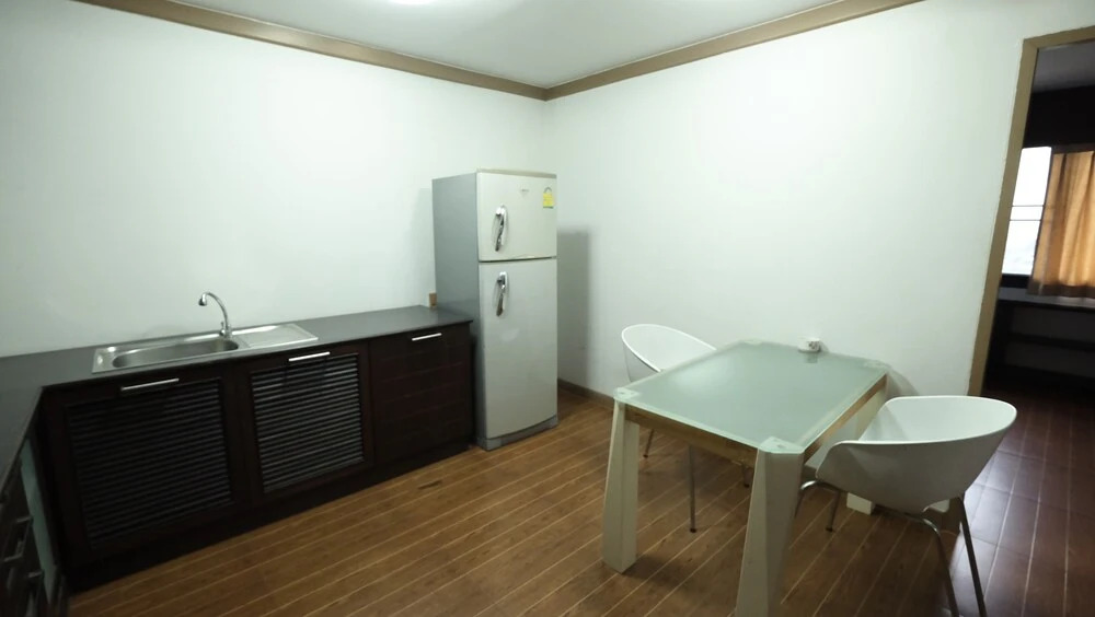 Nontsee Apartment