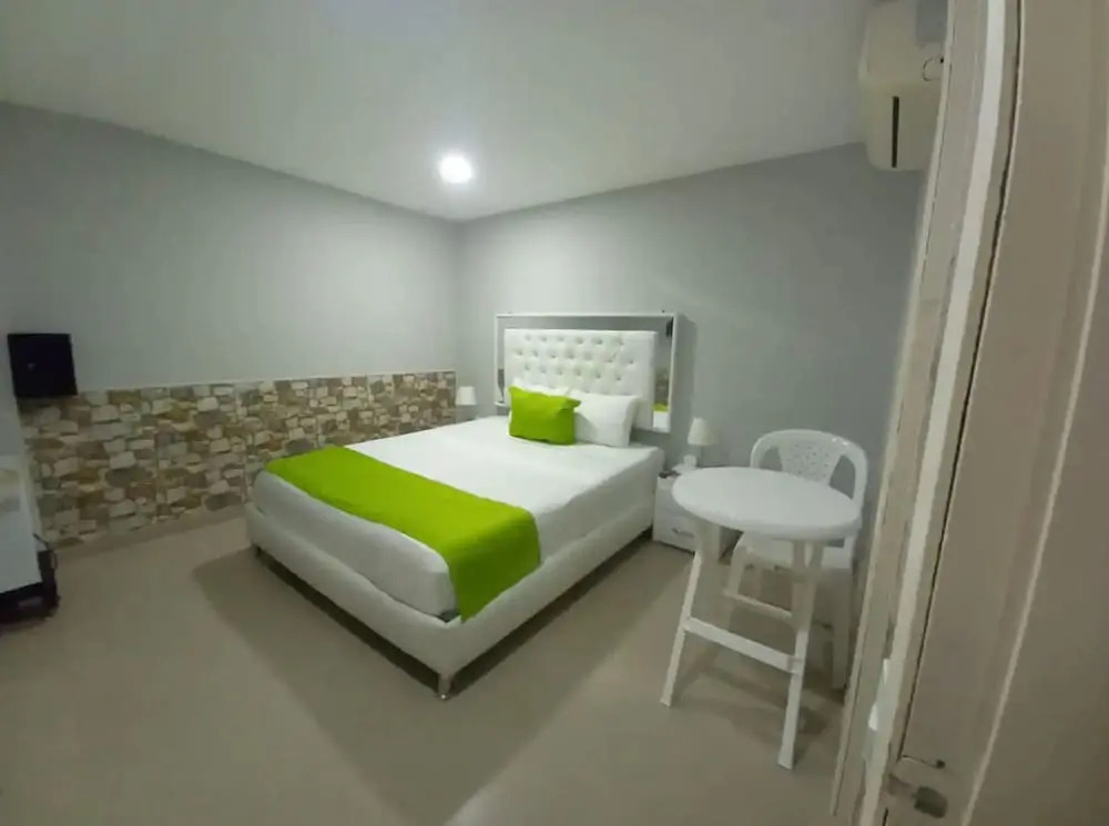"room in Lodge - Bm-5 Room Near the sea With air Conditioning and Wifi"