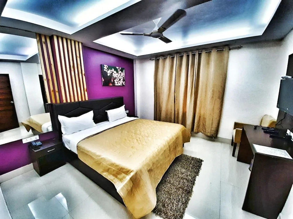 Hotel Aerocity Purple Orchid