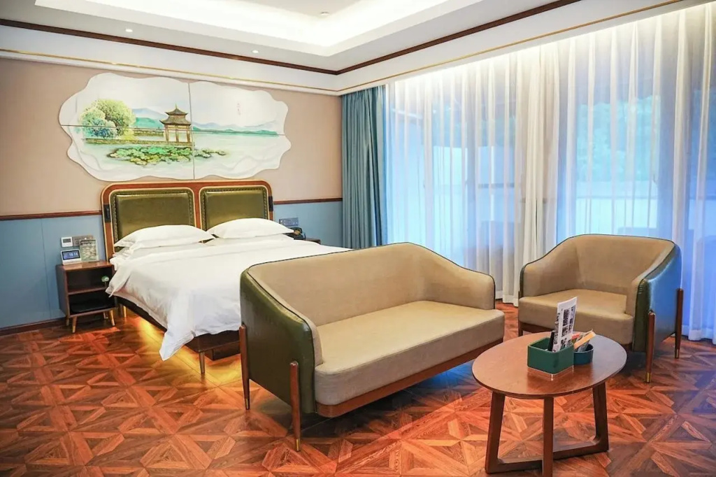 Nostalgia Hotel (West lake Hangzhou)