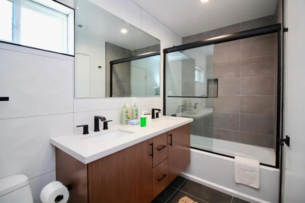 Los Angeles 3BR Villa Suites with Free Parking