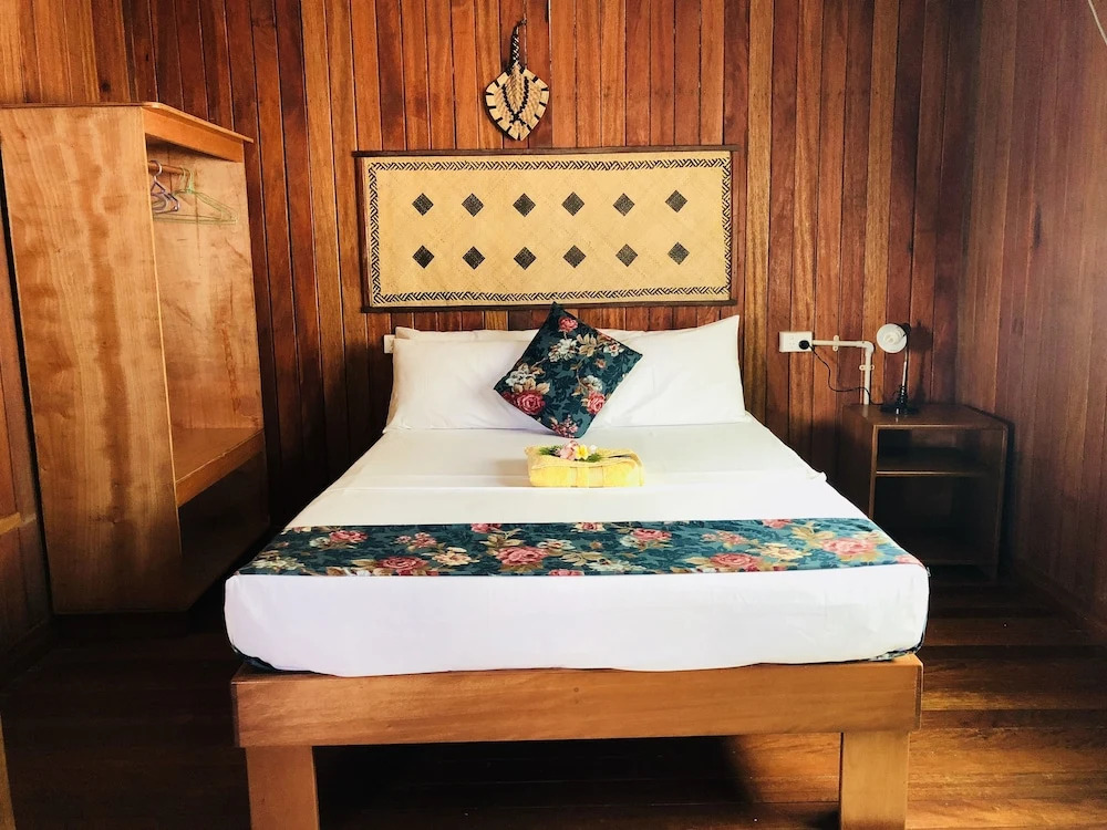 Qua Roviana Accommodation