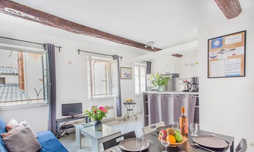 Laugier Apartment