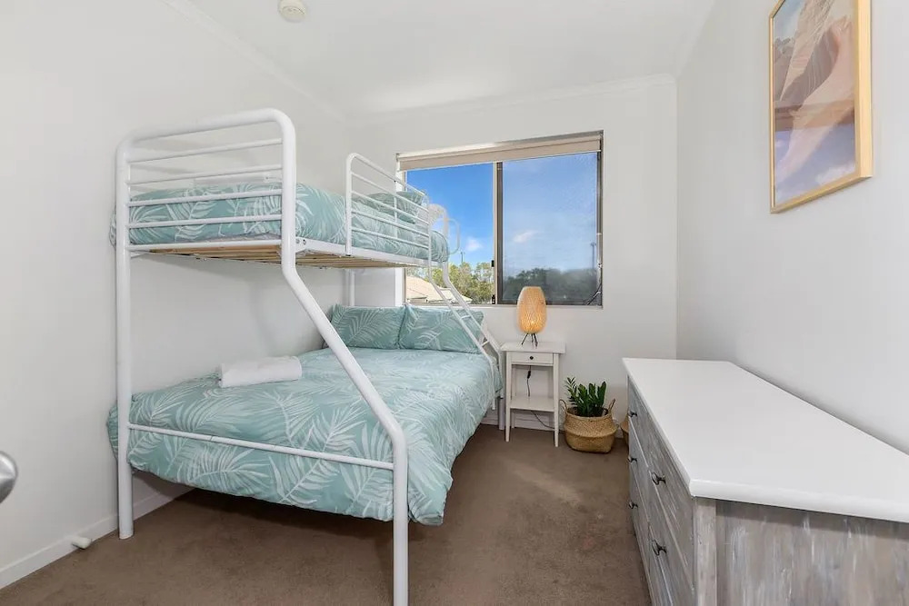 BEACH BLISS LUXURIOUS APARTMENT with POOL