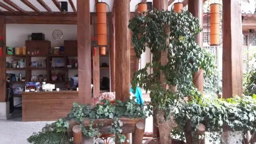 Lijiang Xianshe House