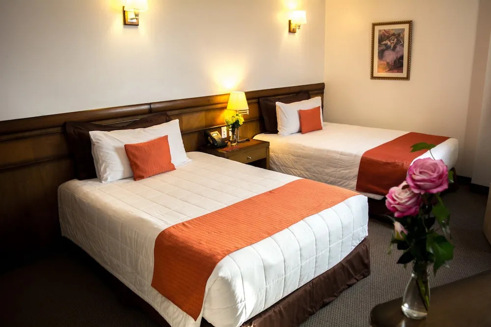De la Trinidad Hotel