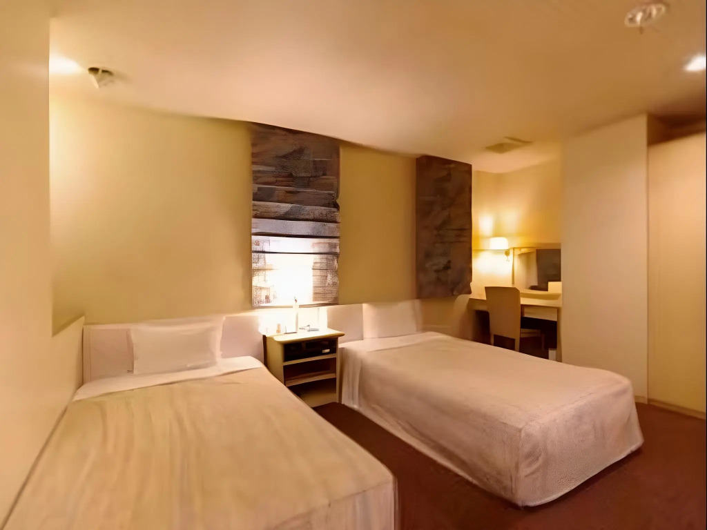 Leo Plaza Hotel