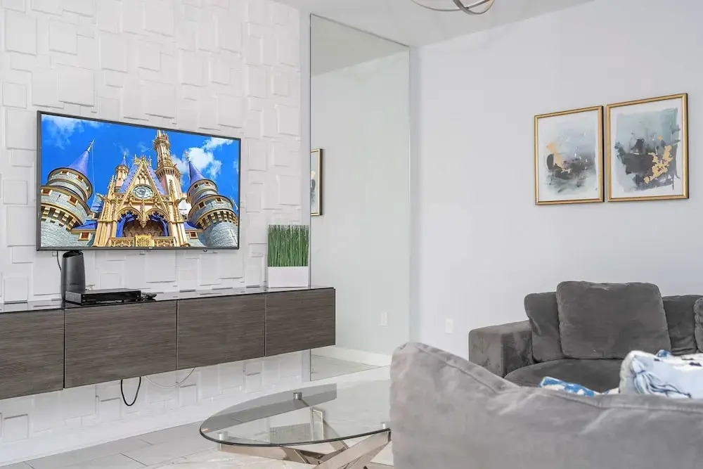 Home 6bed Themed Rooms Game Room Storey Lake