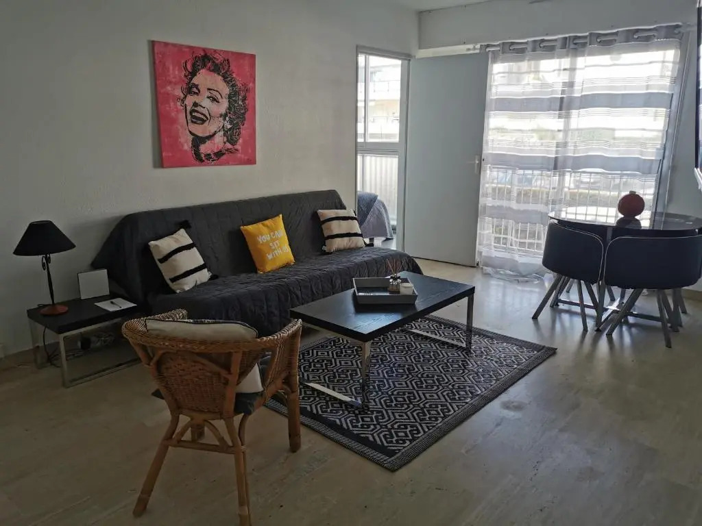 Grand Studio de 33m² a 300m Des Plages (Adults Only)